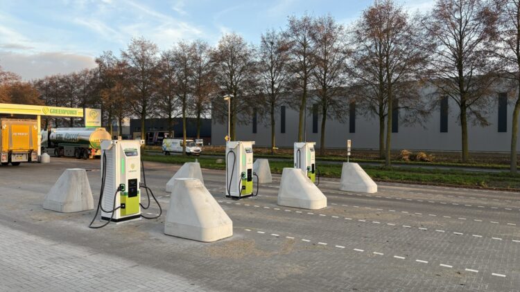 3 snelle 360kW laders Greenpoint De Amert